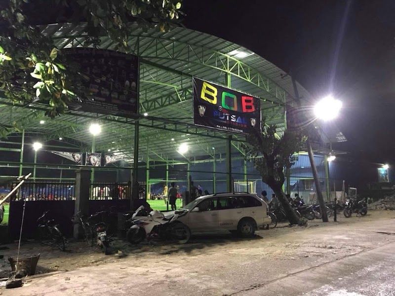 ၁ ထိပ် Futsal ဘောလုံးကွင်း